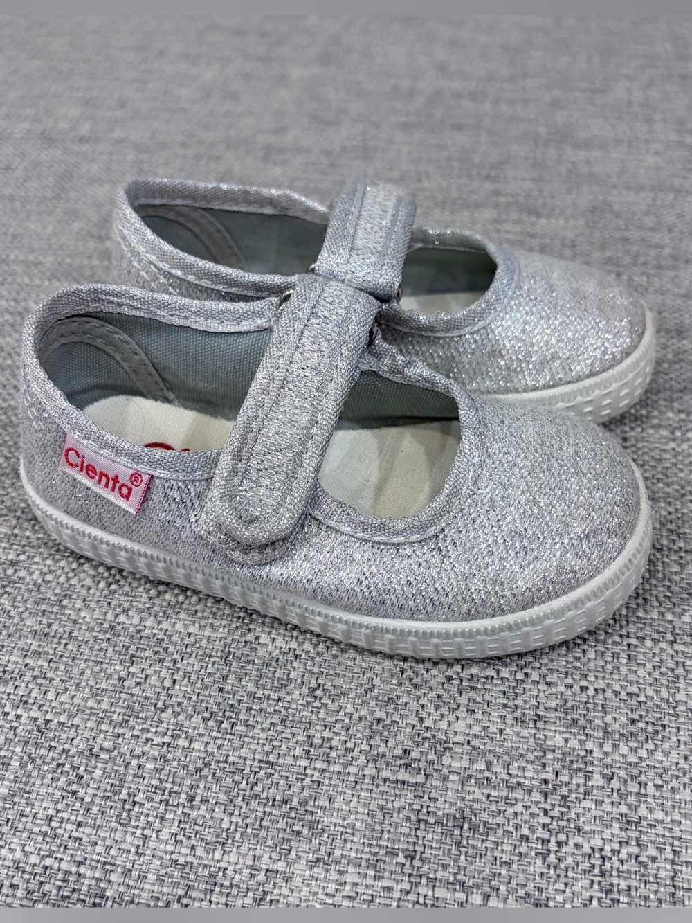 Cienta size 21 (similar to US size 5) Silver Glitter Mary Jane for Kids VGUC